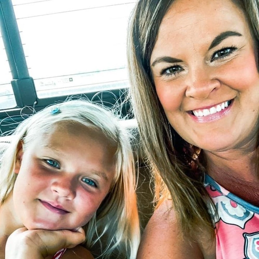 Meet your Posher, Dina